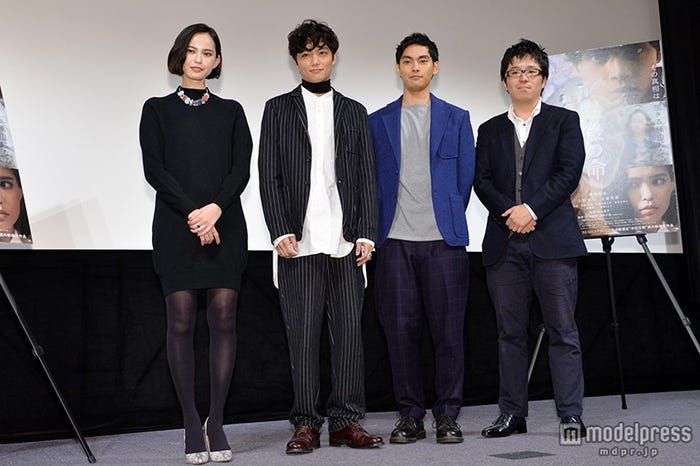 映画「最後の命」完成披露舞台挨拶の模様(左から)比留川游、矢野聖人、柳楽優弥、松本准平監督
