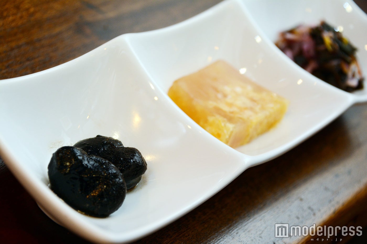 （左から）おたふく豆、べろべろ、加賀の金時草の酢の物（C）モデルプレス