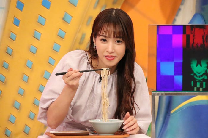 鷲見玲奈(C)フジテレビ