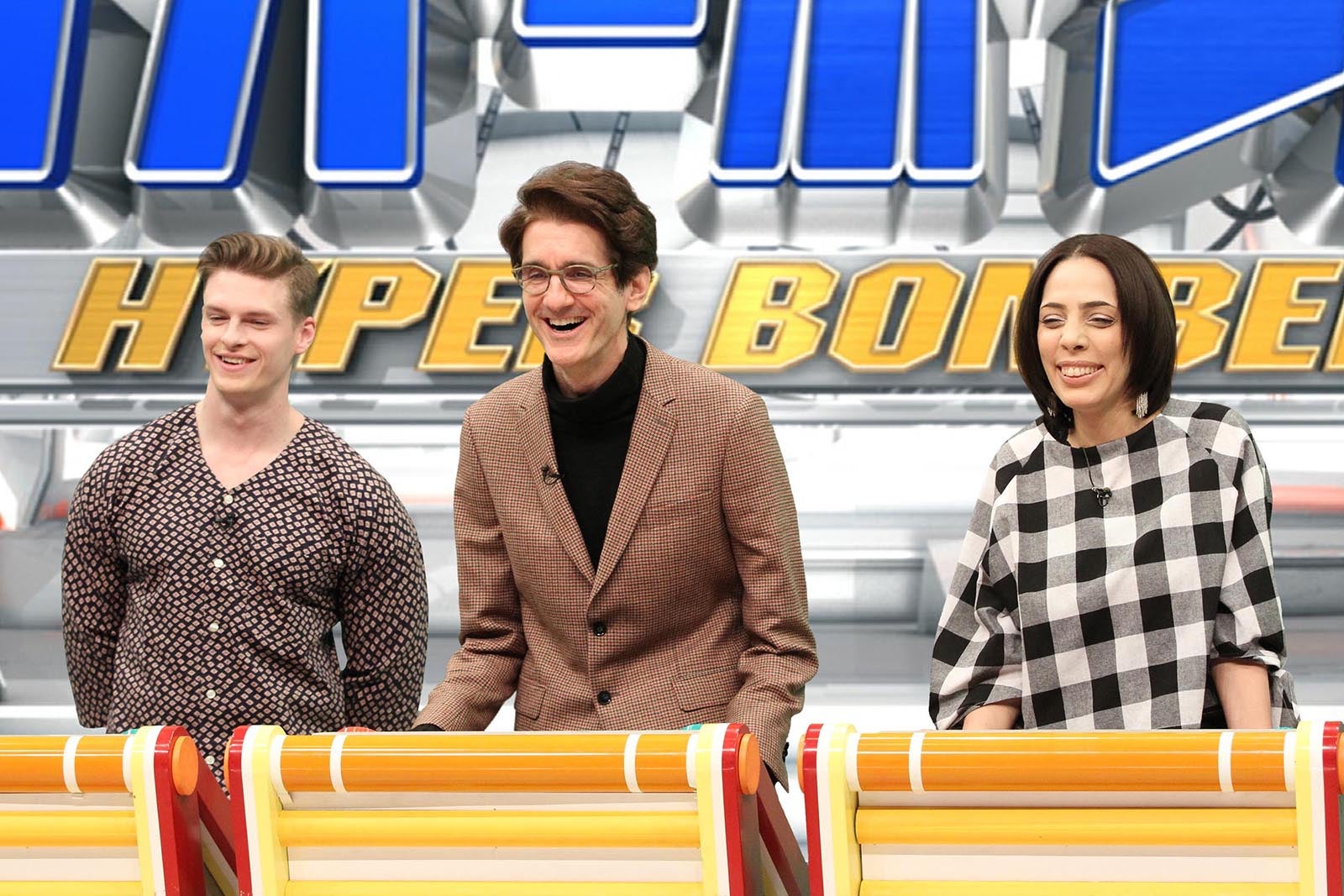 （左から）村雨辰剛、フローラン・ダバディ、フィフィ （C）フジテレビ