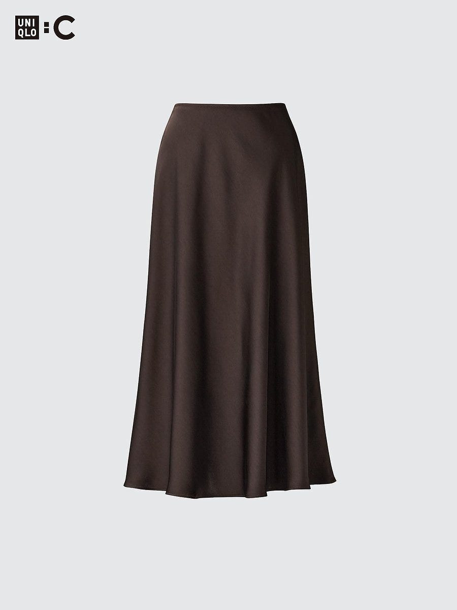 ユニクロのサテンロングスカート