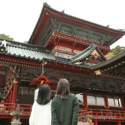 1814年に竣工され、現在は国指定重要文化財に指定されている「大拝殿」。“東海の日光”と呼ぶにふさわしい、極彩色の見事な装飾。(C)モデルプレス