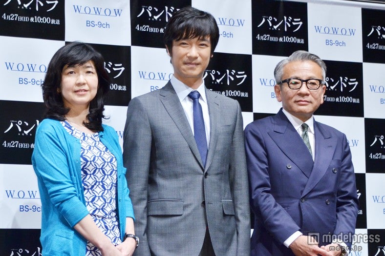 ドラマ「パンドラ～永遠の命～」の会見に登場した（左から）井上由美子、堺雅人、河毛俊作