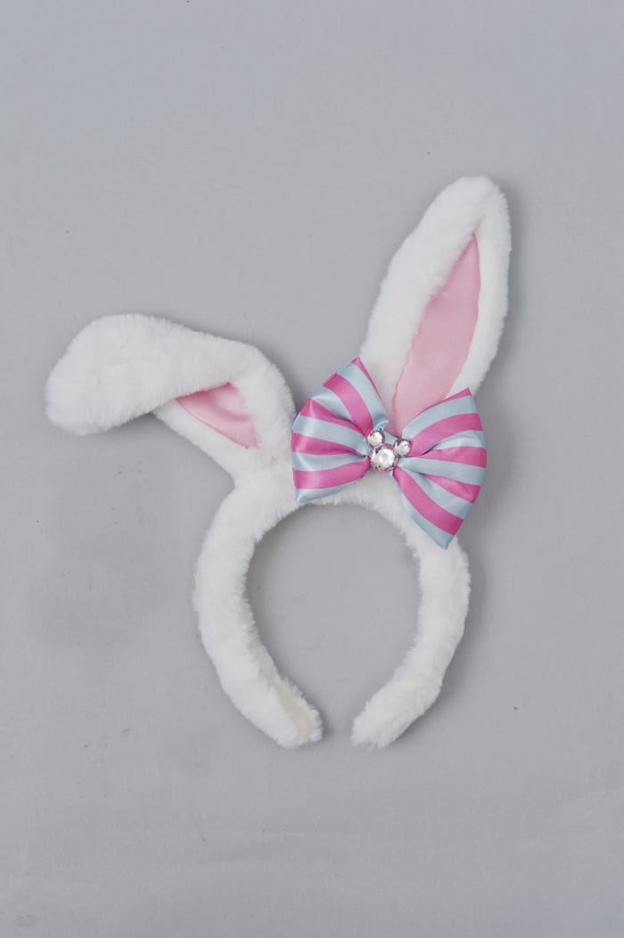 カスタマイズした“うさみみ”カチューシャ(カチューシャのみ1300円)(C)Disney