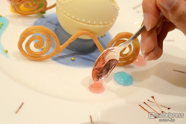 デザートをデコレーション