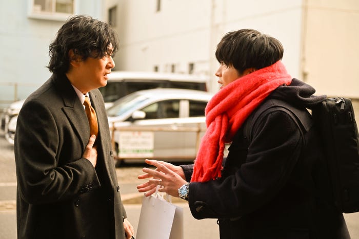 井浦新、田中圭「おっさんずラブ-リターンズ-」第2話(C)テレビ朝日