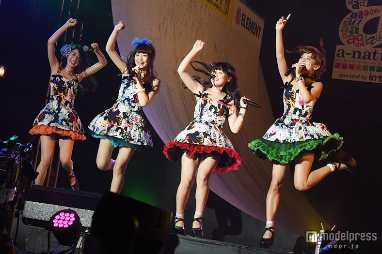 「non‐no」モデル所属のお姫様ユニット・姫carat、夏の野外で弾けるパフォーマンス