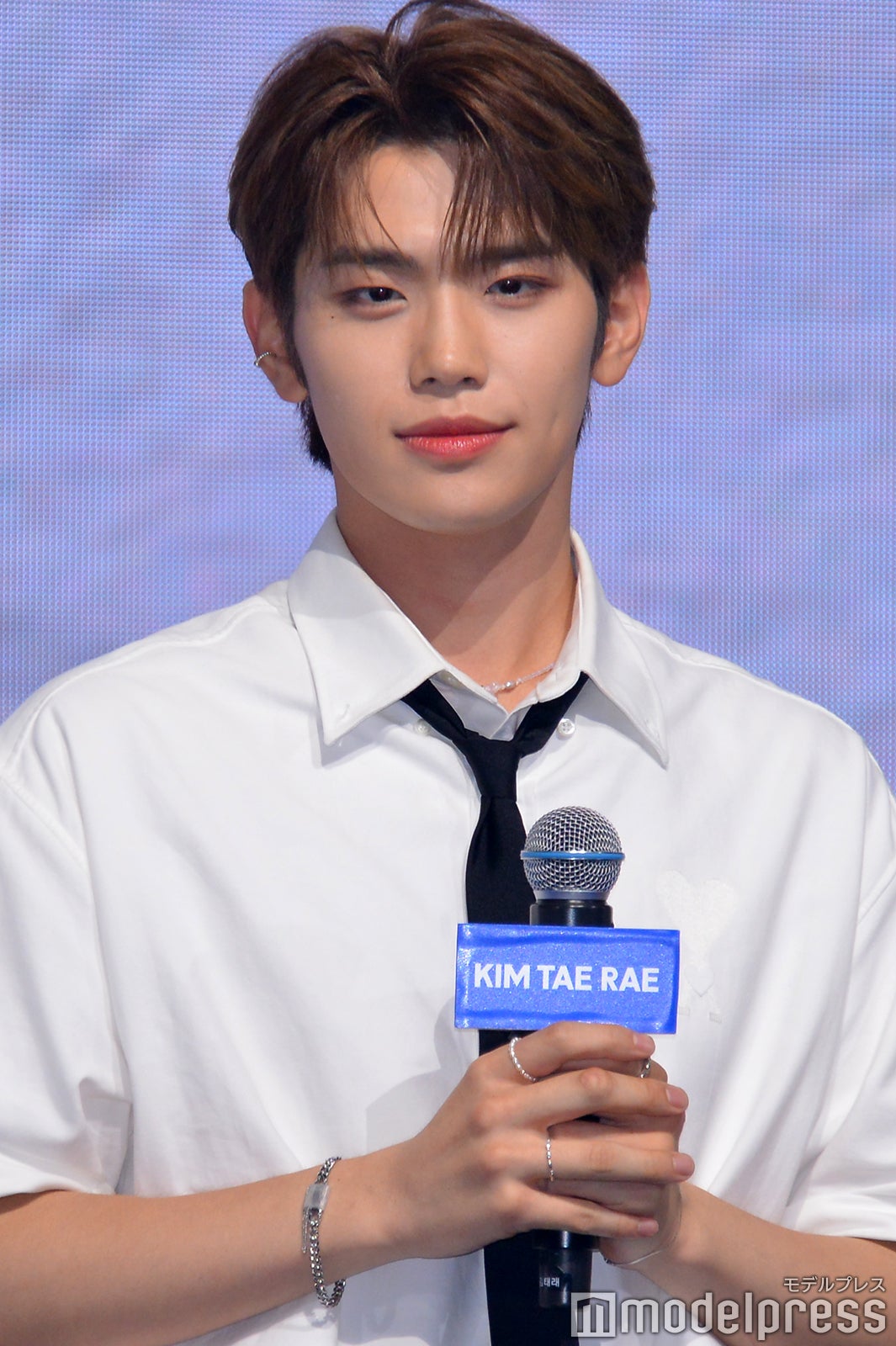 挨拶するキム・テレ（C）モデルプレス