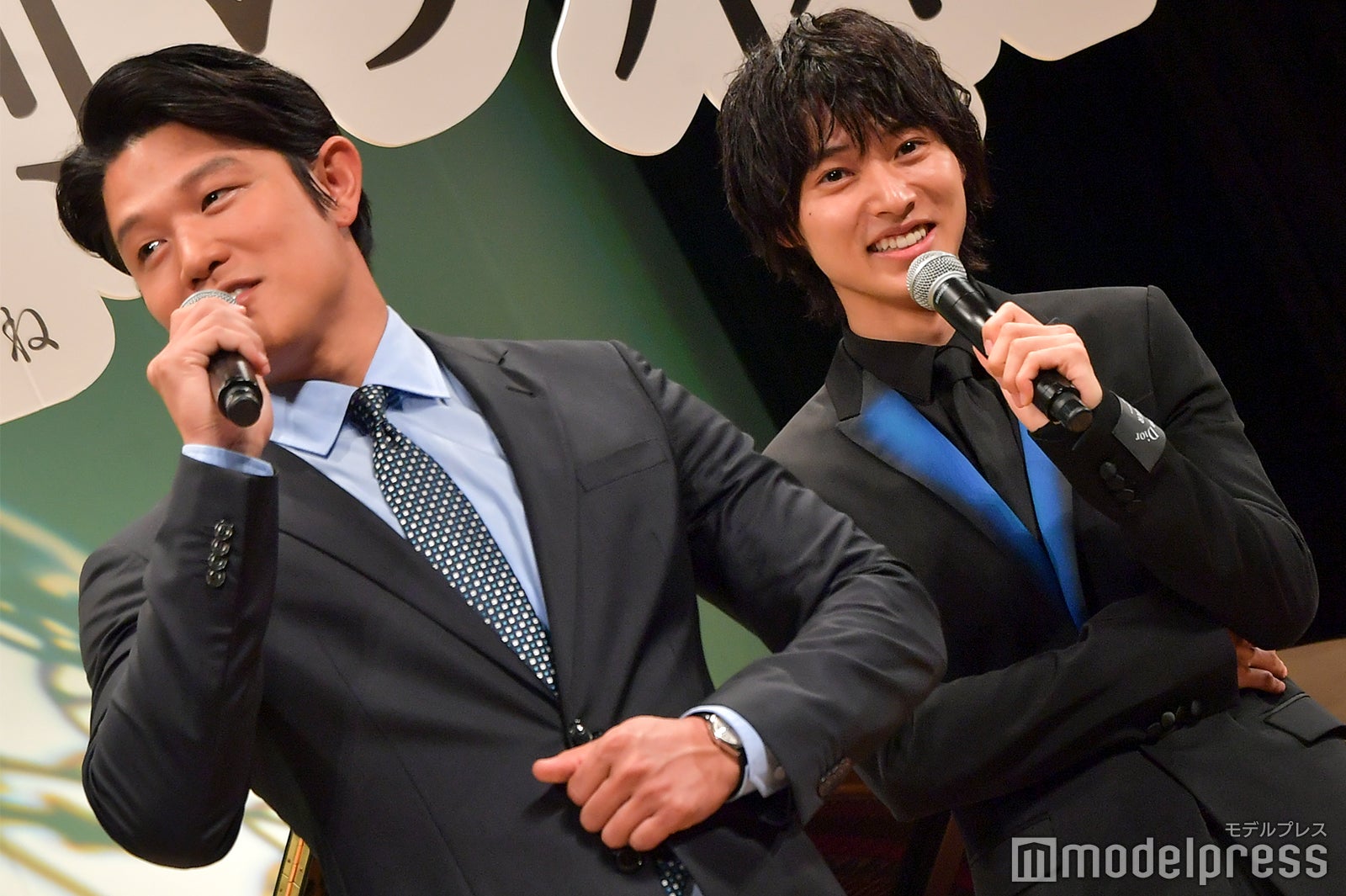 鈴木亮平、山崎賢人 （C）モデルプレス