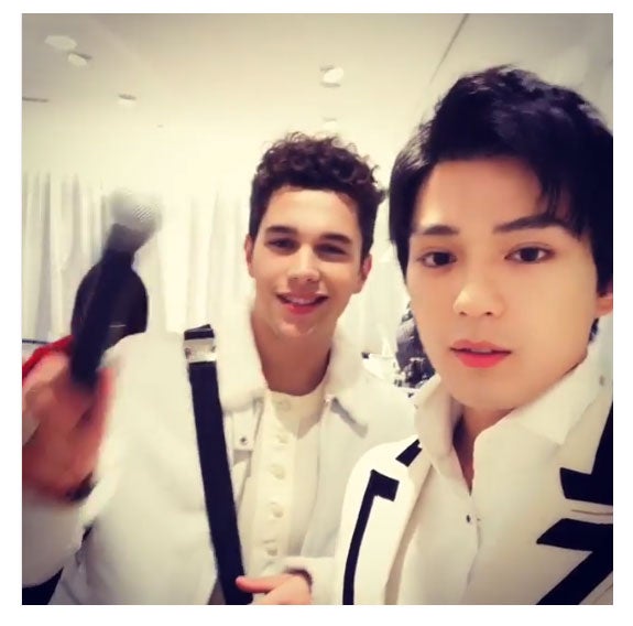 新田真剣佑＆オースティン・マホーン、2ショット動画が話題に　再生回数350万超え