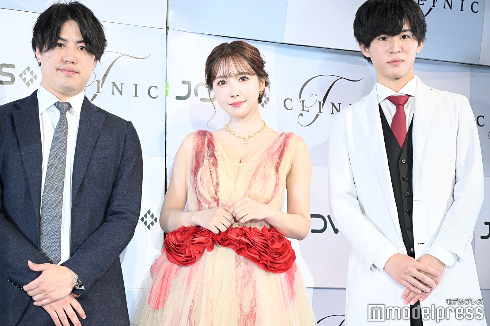 三上悠亜ら（C）モデルプレス