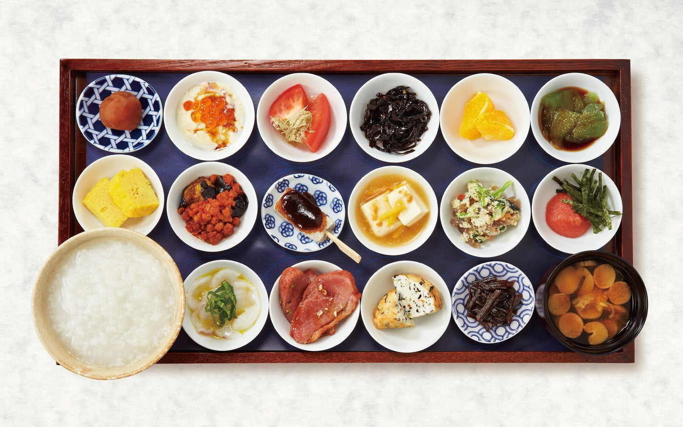 18品の朝ごはん税込1944円／提供画像