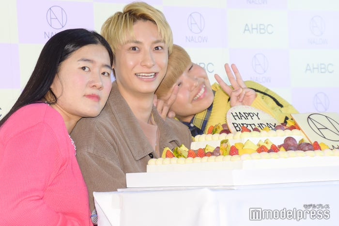 よしこ、與真司郎、まひる(C)モデルプレス