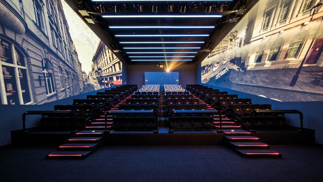 「グランドシネマサンシャイン」“東京最大級”シネコン開業日決定、街一望のバル併設