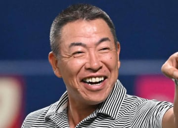 中日・井上監督 盟友・矢野燿大氏とのオフショットに反響「貫禄ありすぎ（笑）」「すごいツーショット」