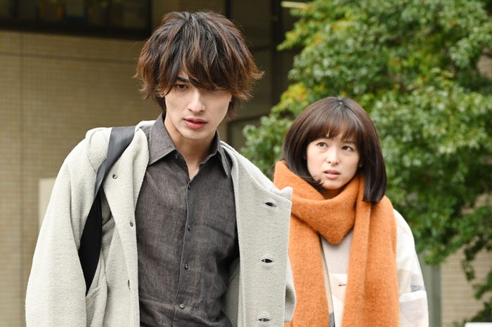 横浜流星、清野菜名/「シロでもクロでもない世界で、パンダは笑う。」第2話より(C)日本テレビ