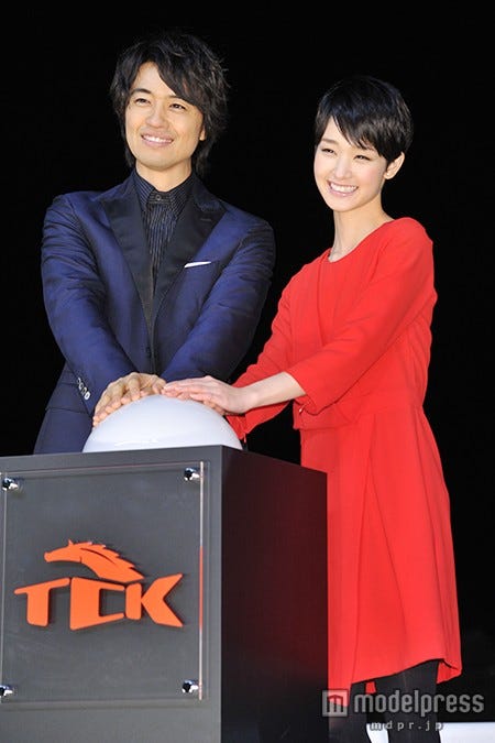 斎藤工から紳士的な気遣いを受けた剛力彩芽【モデルプレス】