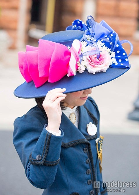 タワー・オブ・テラーのキャストのボンネット（C）Disney