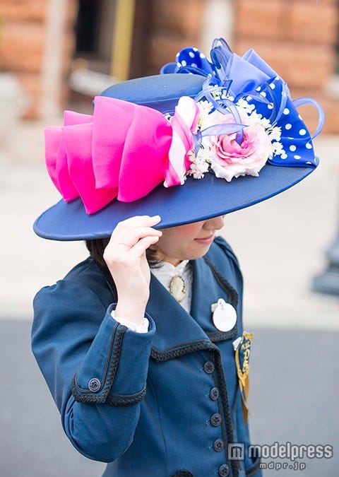 タワー・オブ・テラーのキャストのボンネット(C)Disney