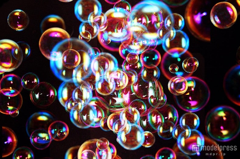 「光とシャボン玉のイリュージョン」イメージ／画像提供：京都水族館