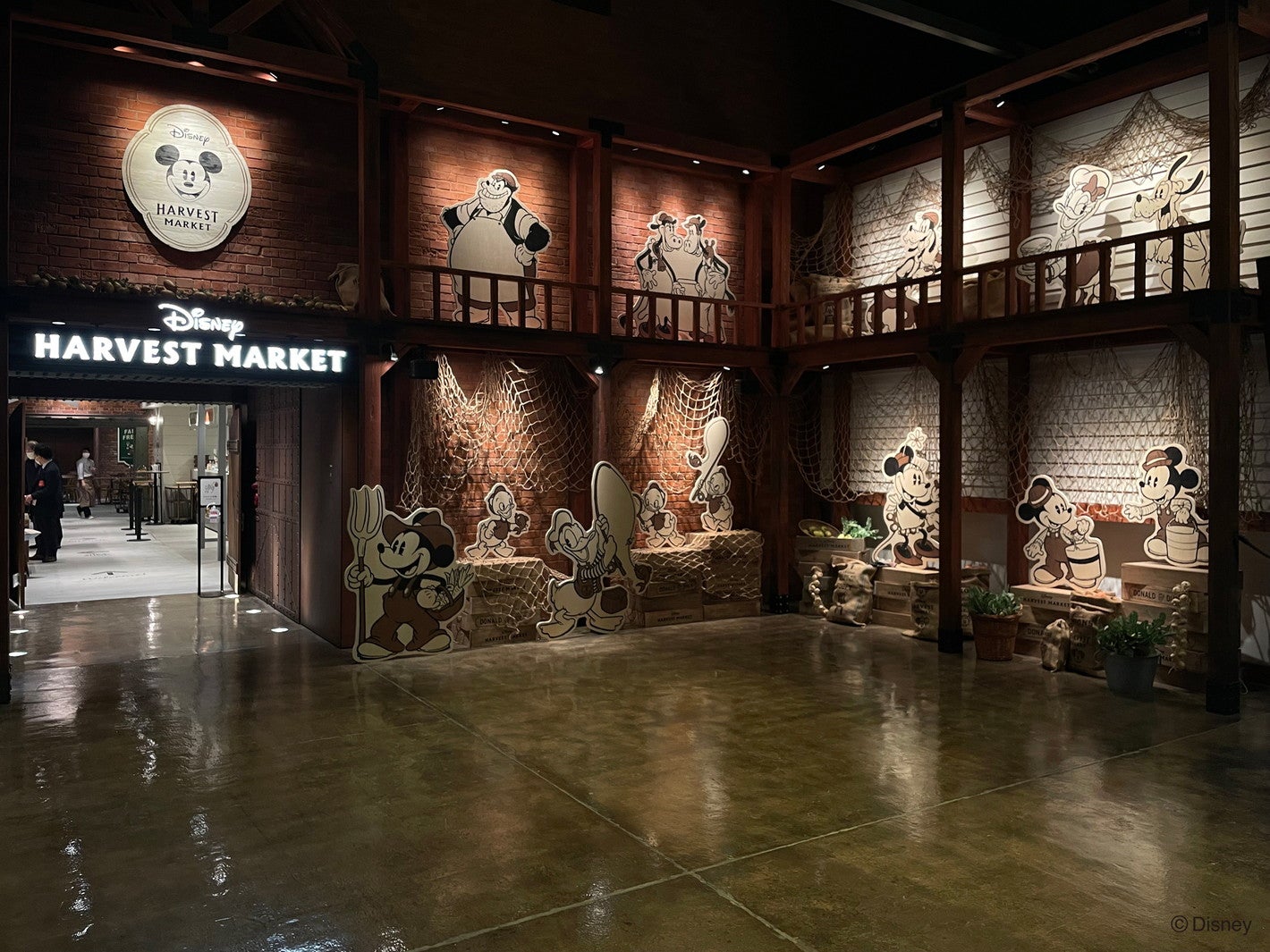 Disney HARVEST MARKET By CAFE COMPANY 横浜赤レンガ倉庫店（C）Disney