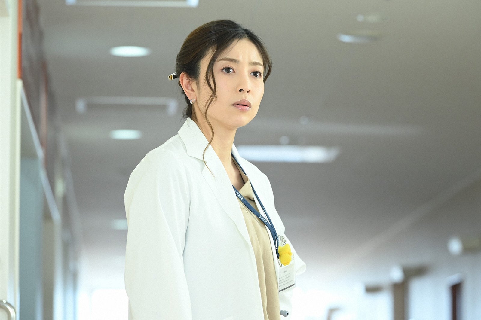 片瀬那奈／「恋はつづくよどこまでも」第4話より（C）TBS