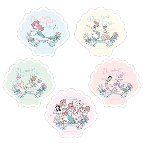 アクリルバッジ（ランダム5種）800円（C）Disney