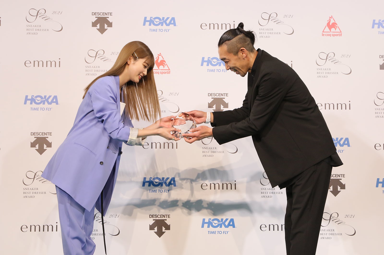 生見愛瑠／「スニーカーベストドレッサー賞 2021」より