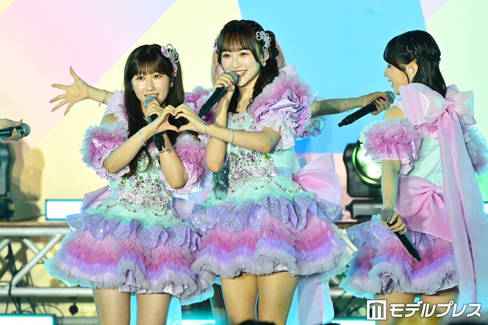 山本杏奈、音嶋莉沙／＝LOVE（C）モデルプレス