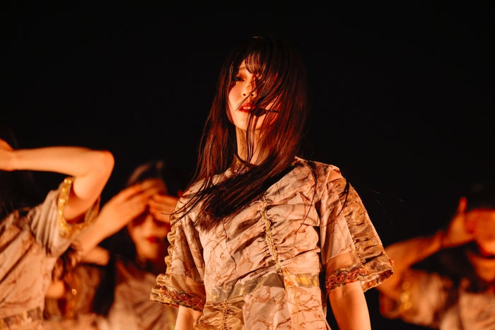 櫻坂46、東京ドームで見せた“暗闇と静寂” 山下瞳月センター「静寂の暴力」ステージが話題「すごすぎる」「鳥肌立った」【櫻坂46 IN東京ドーム】