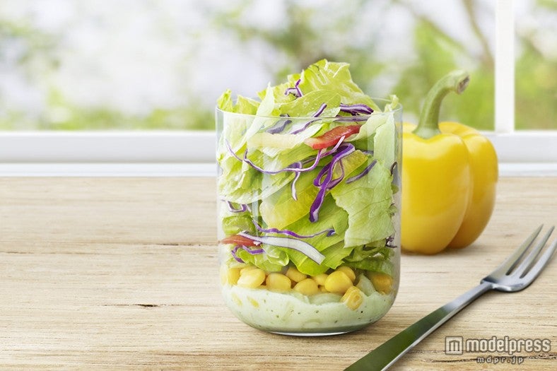 期間限定の新サラダ「サイドサラダ　バジルソース」