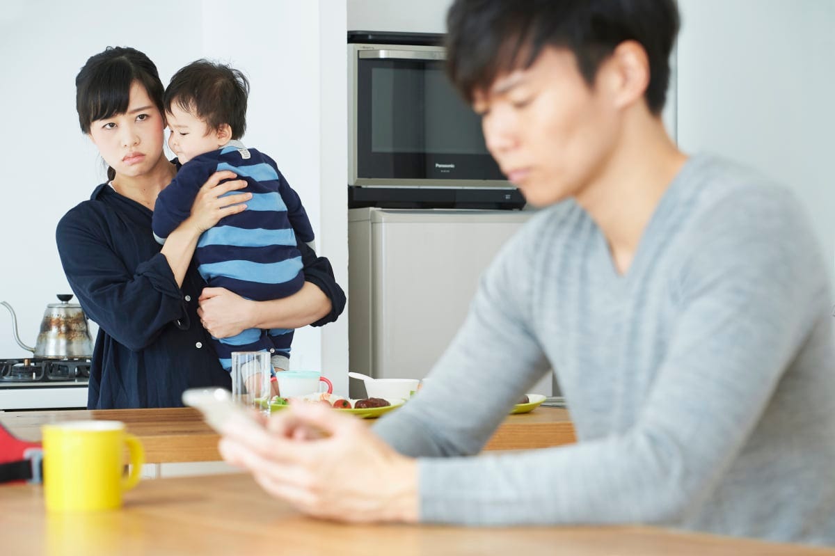 夫婦の会話 ダンナさんは帰宅後 話を聞いてくれる 専業主婦はそもそも話すことがない モデルプレス 夫婦の会話 ダンナさんは帰宅後 話を聞いてくれる 専業主婦はそもそも話すことがない モデルプレス