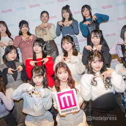 (前列左から)山崎唯菜さん、井田礼香さん、中村凛音さん、香西万桜さん、山下美莉さん(中列左から)柴田璃咲さん、粕谷茉亜紗さん、ドリッシー野田未結さん、山本彩未さん、稲垣瑠奈さん、濱伊吹さん(後列左から)寺西実礼さん、一条美輝さん、菊池陽奈乃さん、安部音愛さん、城井香那さん(C)モデルプレス