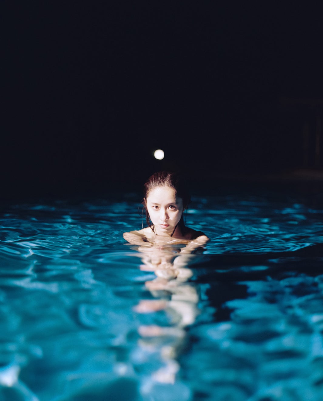 堀田真由、色白美肌露出　初の写真集決定＆先行カット初解禁