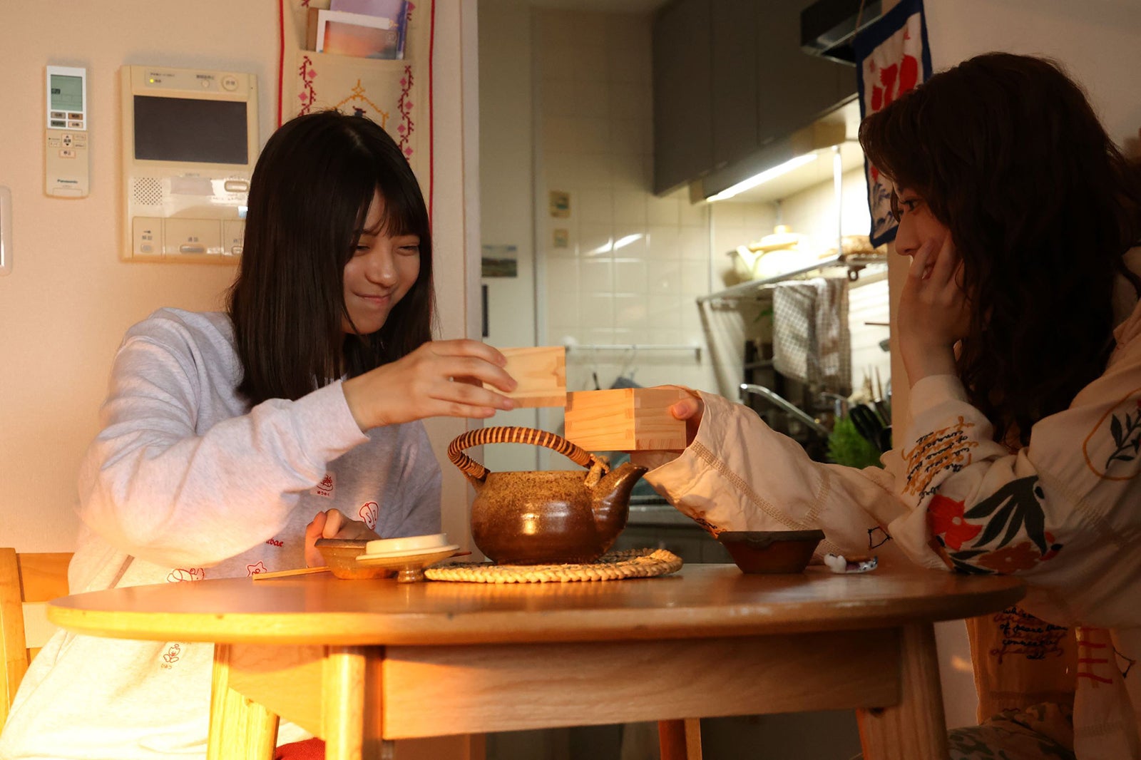 「ふたりエスケープ」 先輩（岩本蓮加）＆後輩（冨里奈央）“現実逃避旅”へ「やり取りが愛おしい」「最強にゆるくて癒やされる」と反響