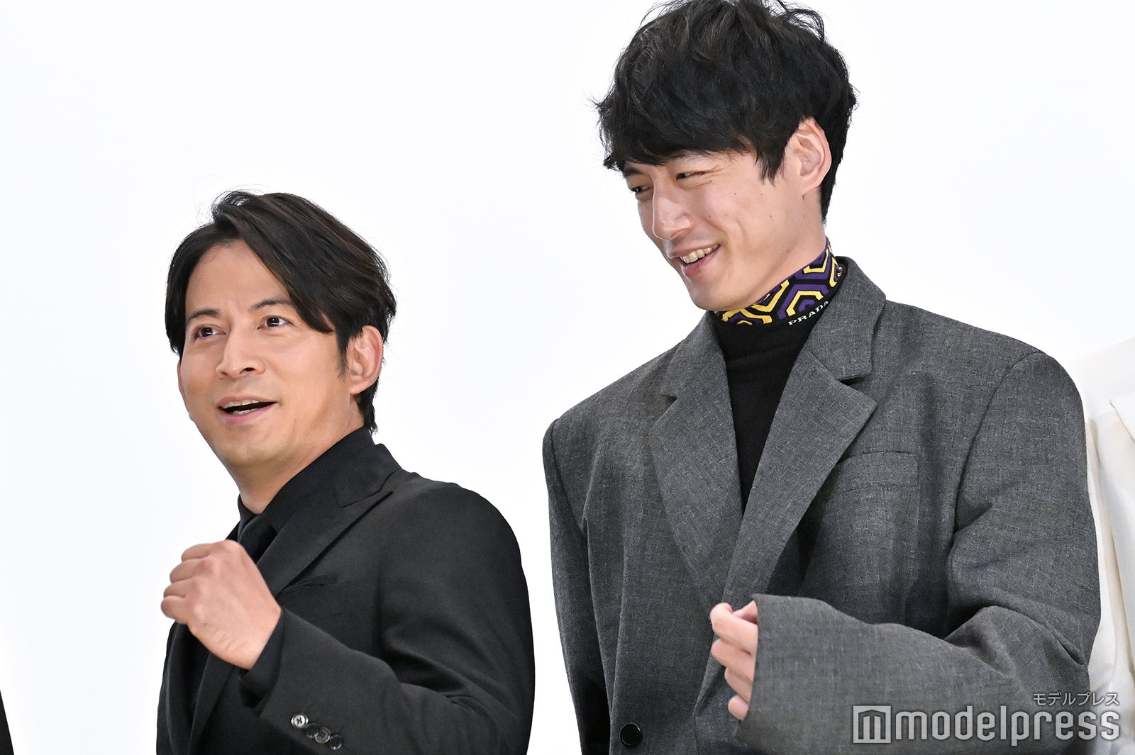 坂口健太郎、岡田准一と公開初日に食事もトラブル発生「ドキドキしながら」＜ヘルドッグス＞