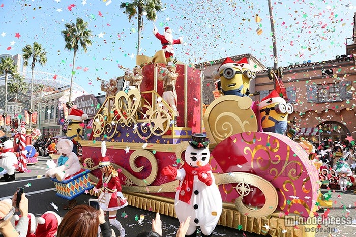 Usj 昼のクリスマス パレード初上演 ミニオン初登場で大歓声 女子旅プレス
