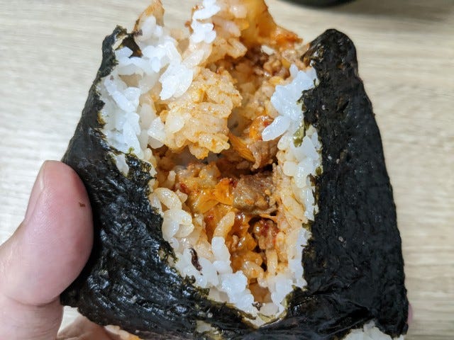 【大阪】オープン直後から行列!具材たっぷりでリピート間違いなしの「おにぎり専門店」