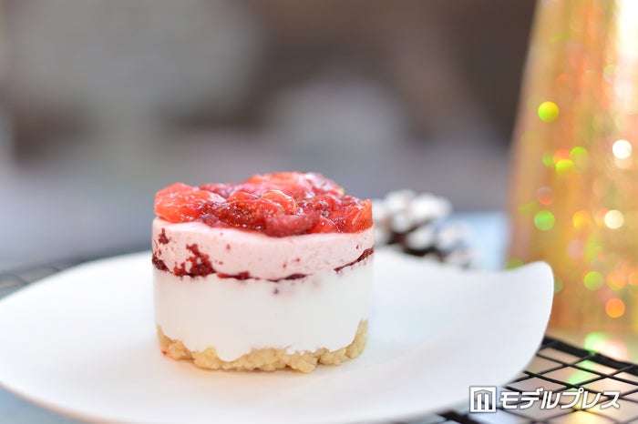 ストロベリーグラデーションケーキ (C)ビューティーガール