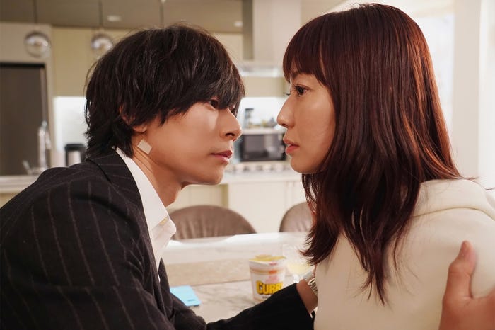 川上洋平、菅野美穂「ウチの娘は、彼氏が出来ない!!」第4話より(C)日本テレビ