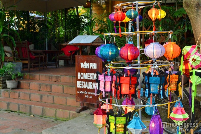 このランタンは夜になると一斉に灯されます／ホイアン旧市街