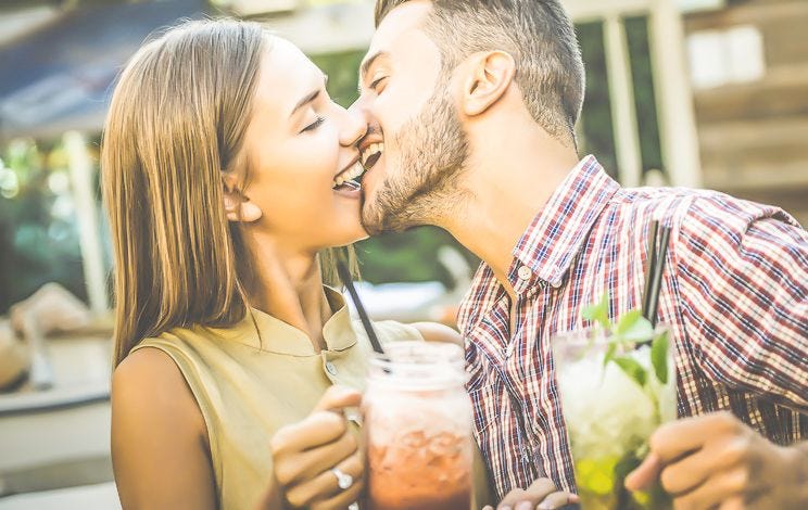 気持ちをもっと高めよう！彼氏が喜ぶ♡キス中のイタズラ4つ