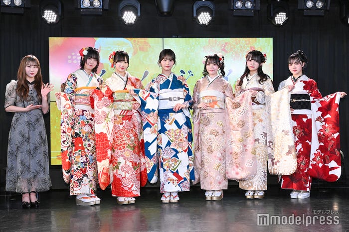 (左より)山本杏奈、小澤愛実、村山結香、尾木波菜、本田珠由記、市原愛弓、藤沢莉子(C)モデルプレス