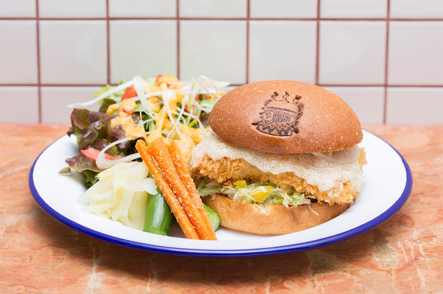 魚が主役!中目黒のフィッシュバーガー専門店「デリファシャス」が気になる