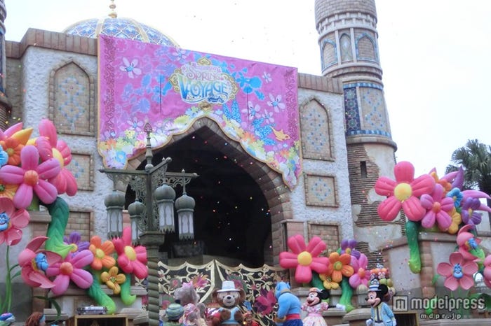 ミッキーとダッフィーのスプリングヴォヤッジ「スプリングタイム・サプライズ」