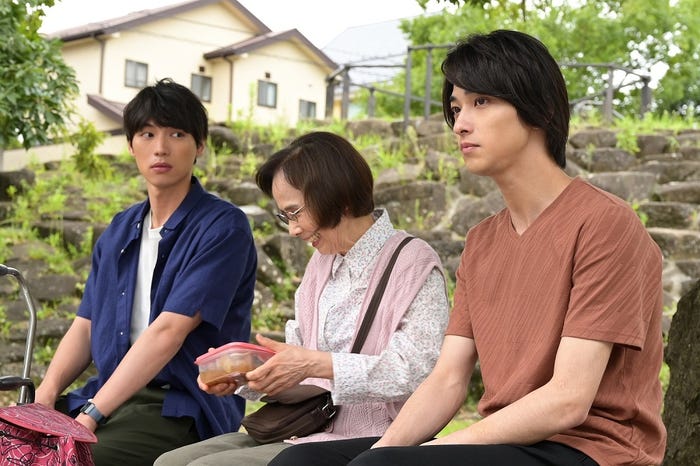 福士蒼汰、松金よね子、横浜流星(C)TBS