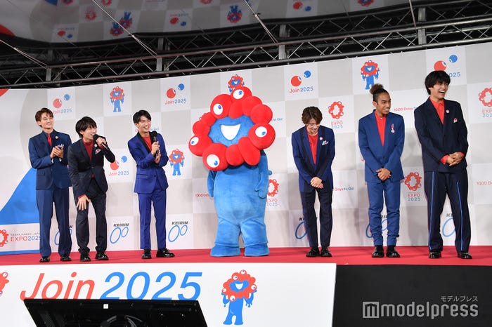 岸田総理に福本大晴の一発ギャグがウケて喜ぶAぇ! group(C)モデルプレス