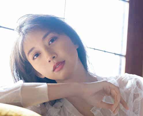 モー娘。牧野真莉愛、美谷間のぞくセクシーショットにドキッ