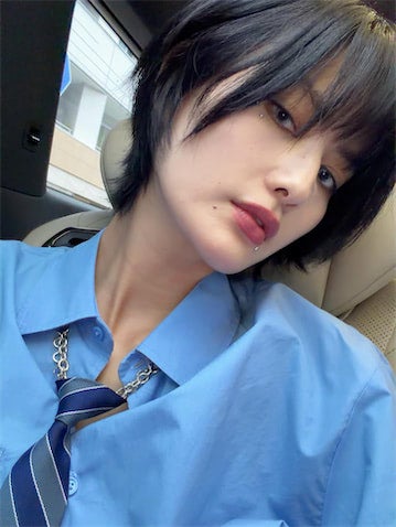 橋本愛、‟イケメン化”の激変ショットに反響「尊い！！！」「カッコよすぎ…」