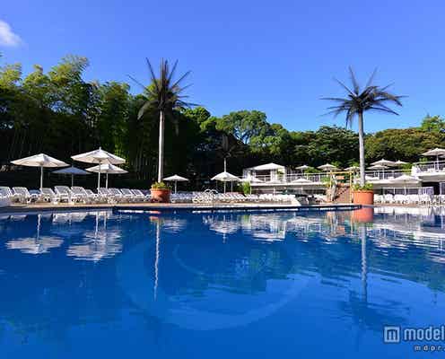 夜まで遊べるハワイ風プール 夜はクラブ&BARでDJプレイ